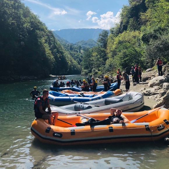 Meet your Posher, Ann 👜❤️ - Picture 3 of 7